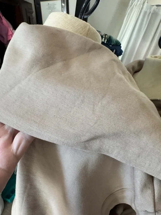 Bailey 44 Taupe Knit Short Set- size S - Picture 9 of 9